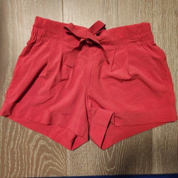 Lululemon Spring Break Away Short - Picture 2 of 6